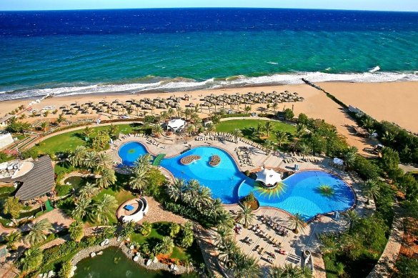Le Meridien Al Aqah Beach Resort